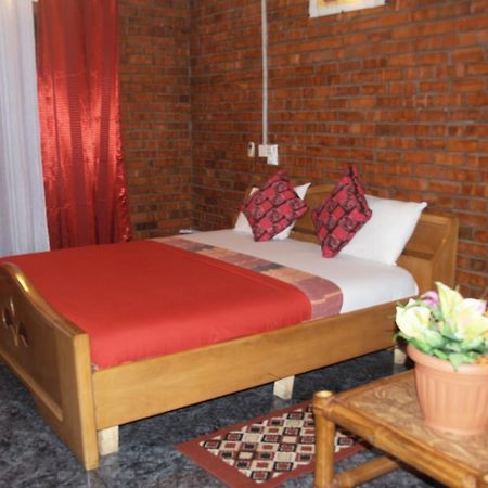 Joy Family Lodge Amasaman Luaran gambar