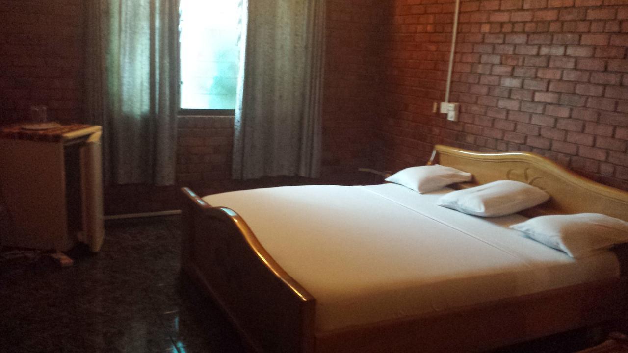 Joy Family Lodge Amasaman Bilik gambar