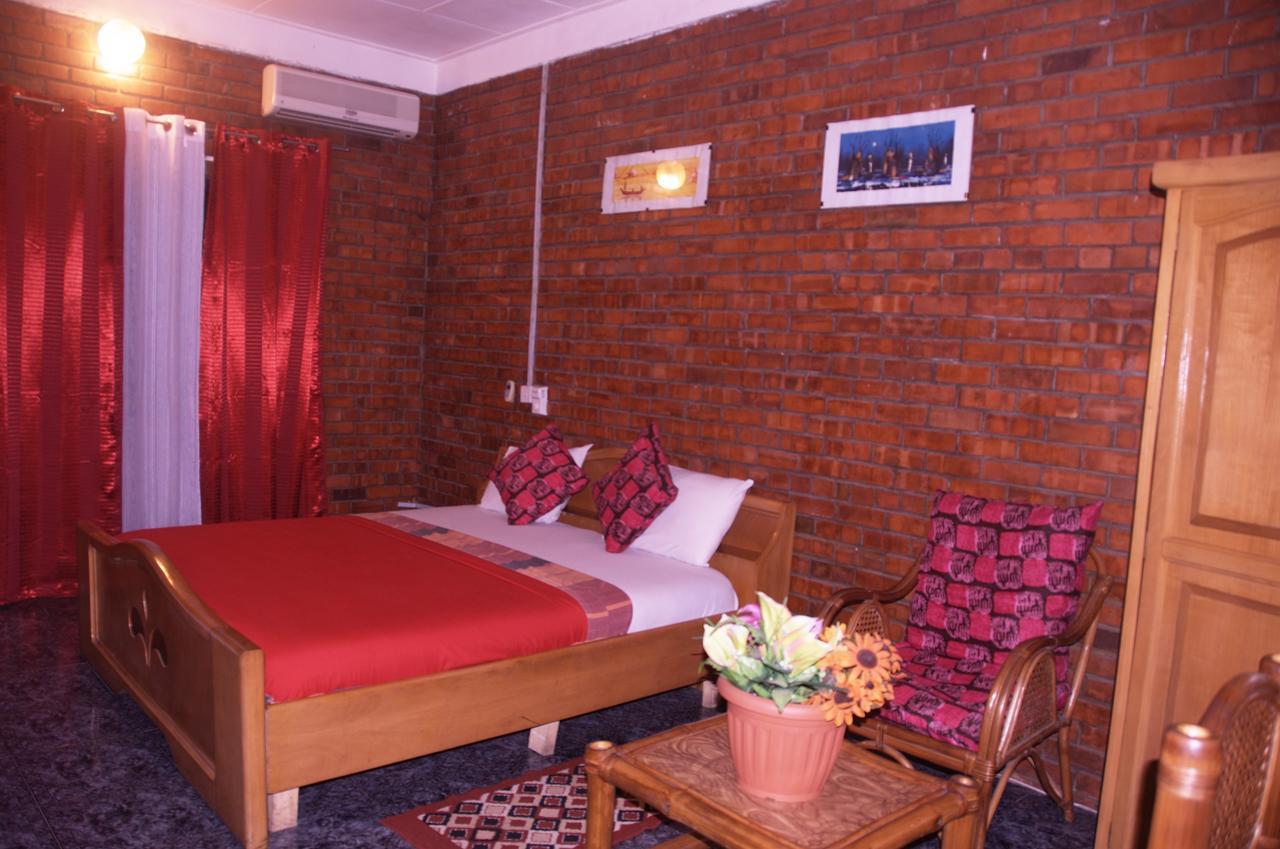 Joy Family Lodge Amasaman Luaran gambar