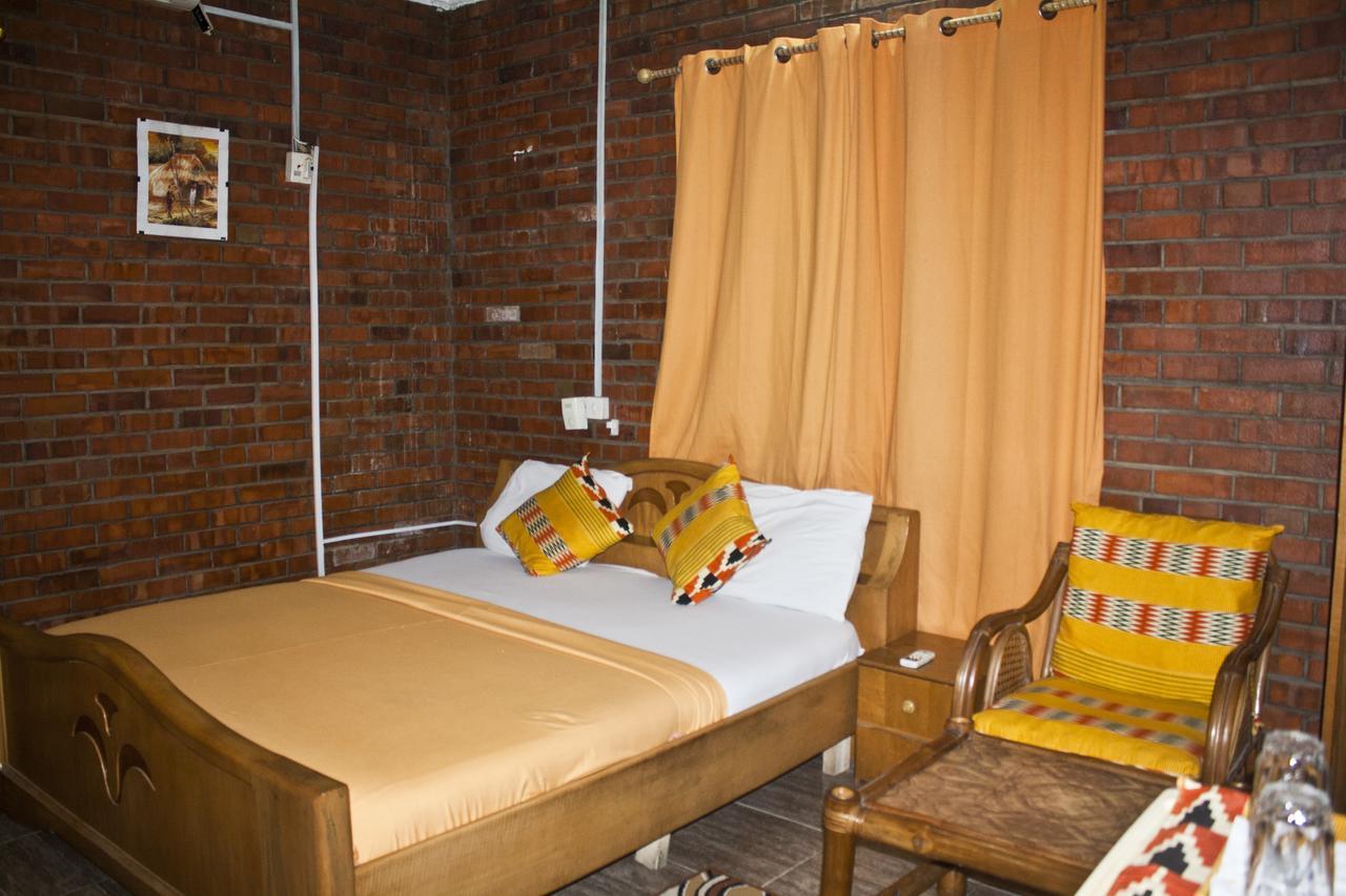 Joy Family Lodge Amasaman Luaran gambar